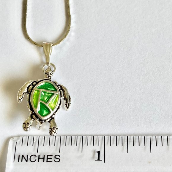 Silver Sea Life Turtle Necklace 18" Green Enamel Nautical Island USA - Picture 8 of 9